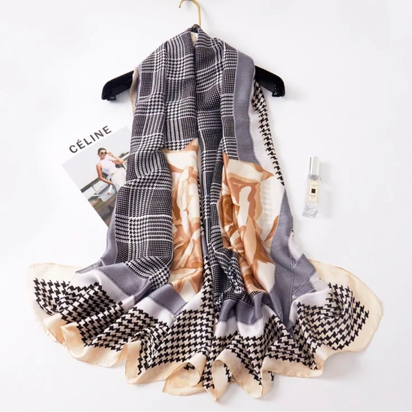 High quality long silk satin scarf 🧣 - Picture 3 of 3